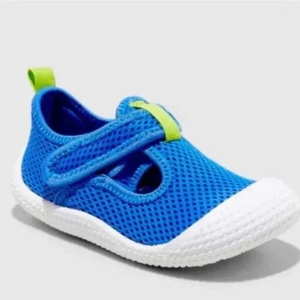 Cat & Jack Boys Kids Blue Velcro Water Shoes. Toddler 10.
